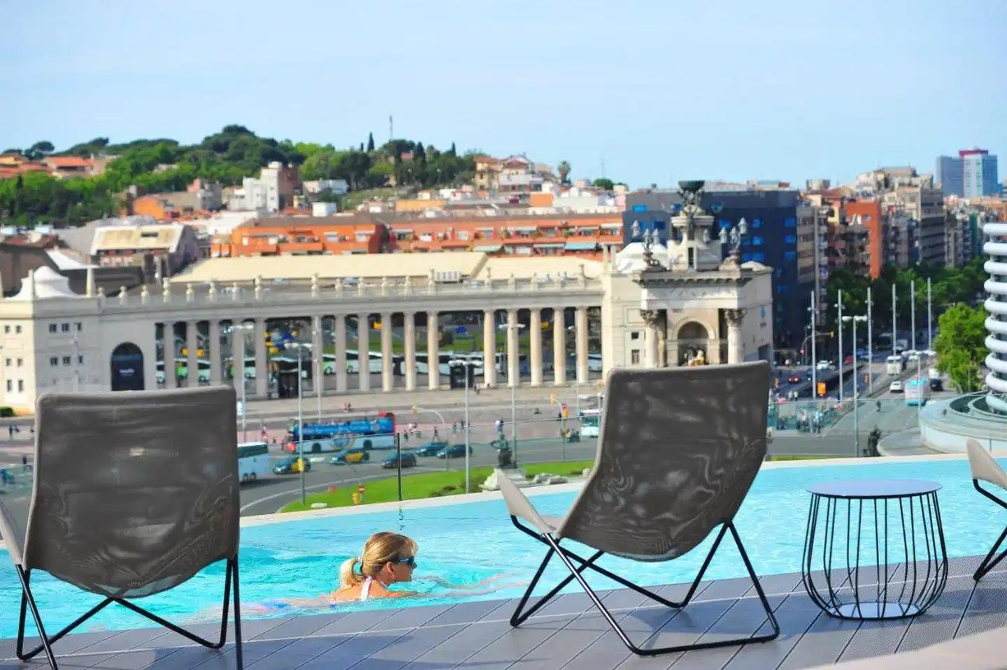 B Hotel Aussenansicht