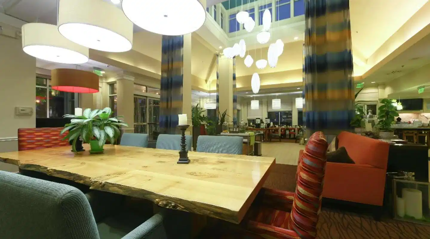 Hilton Garden Inn Secaucus/Meadowlands Lobby
