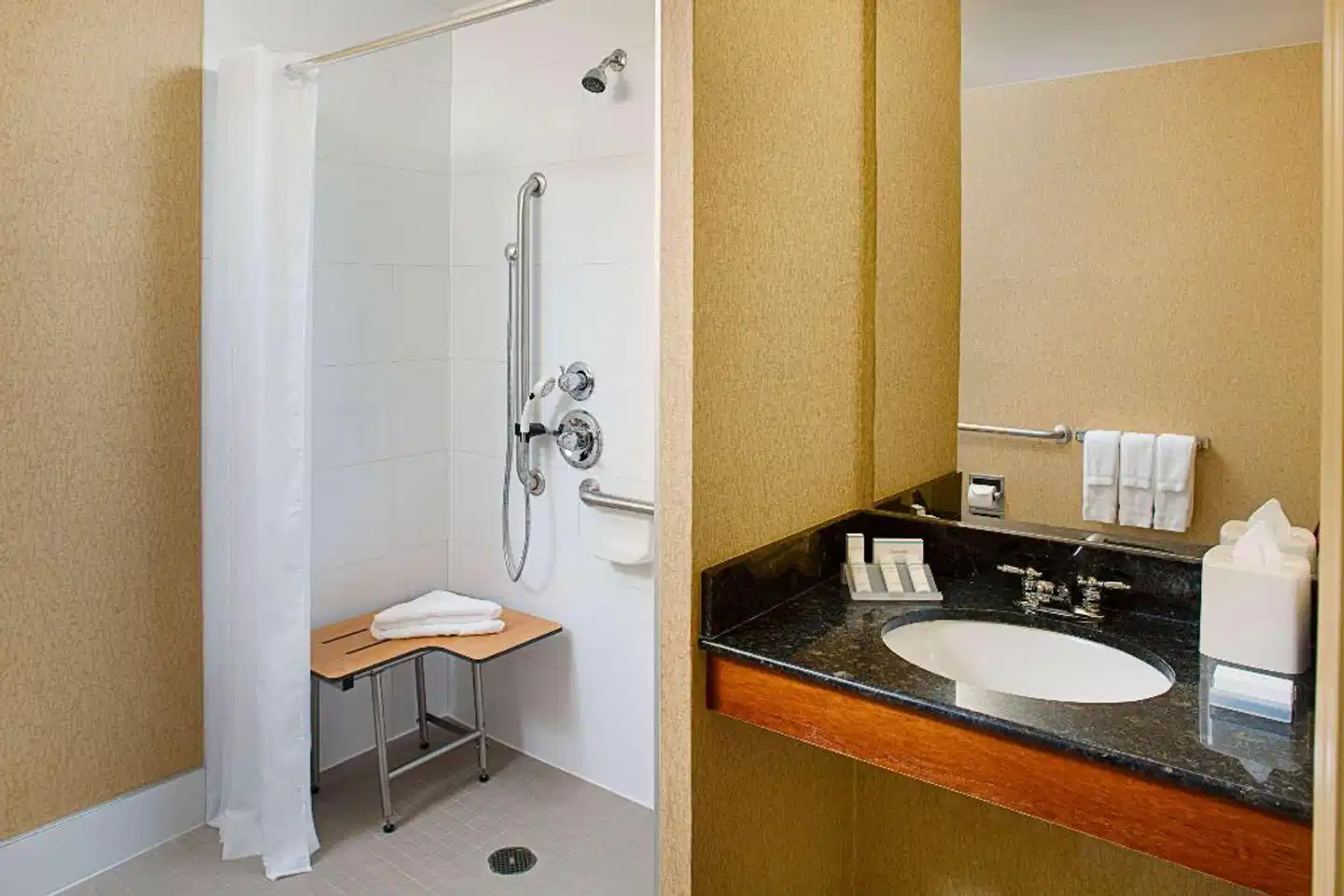 Hilton Garden Inn Colorado Springs Badezimmer