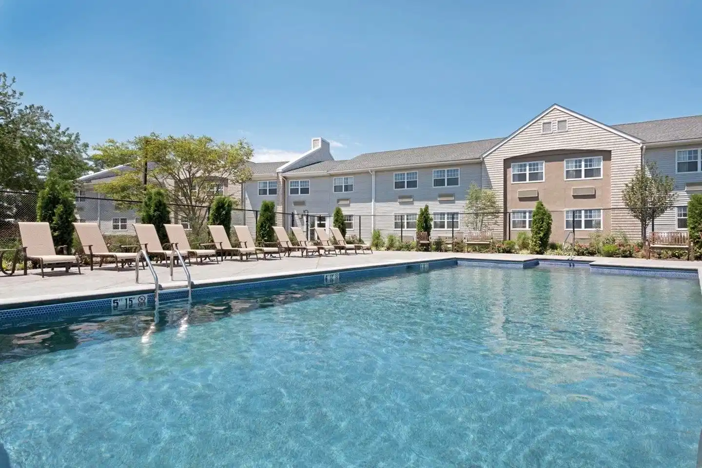 DoubleTree by Hilton Hotel Cape Cod - Hyannis Pool