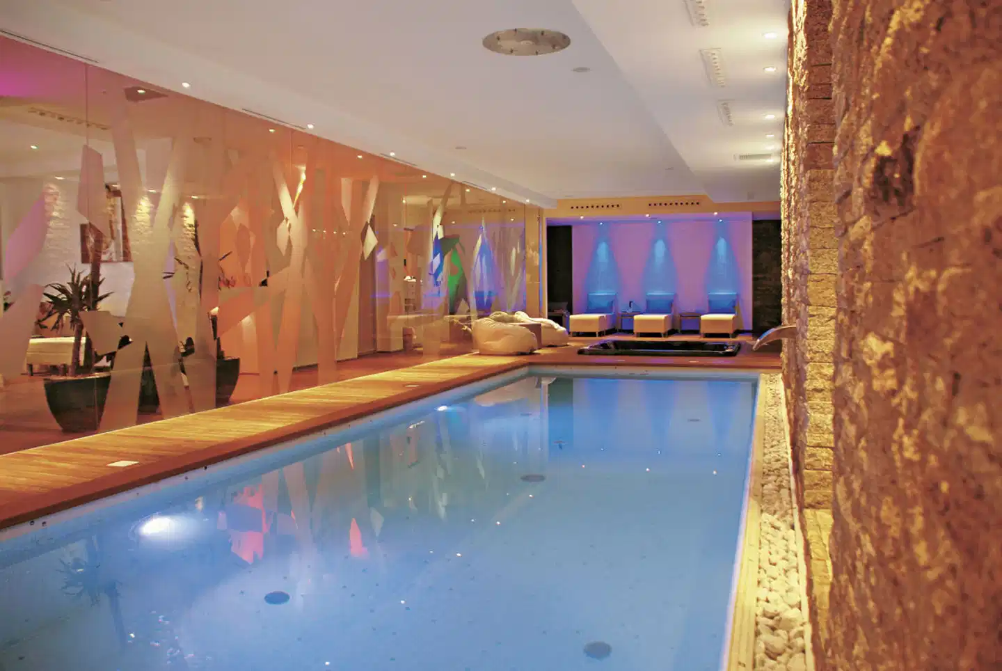 Tenuta Pilastru Hallenbad