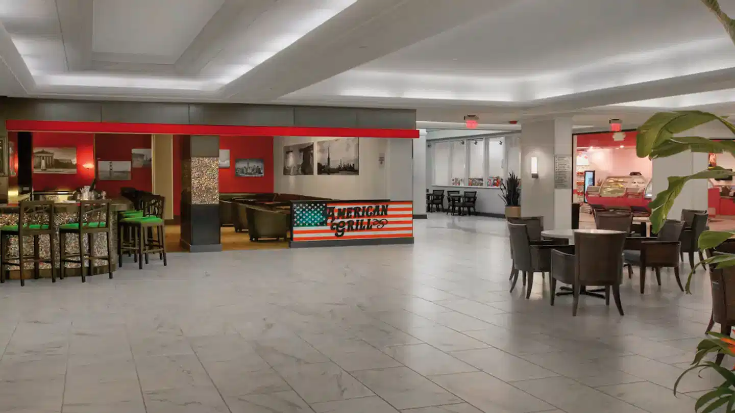 Doubletree Hotel Entrance to Universal Lobby