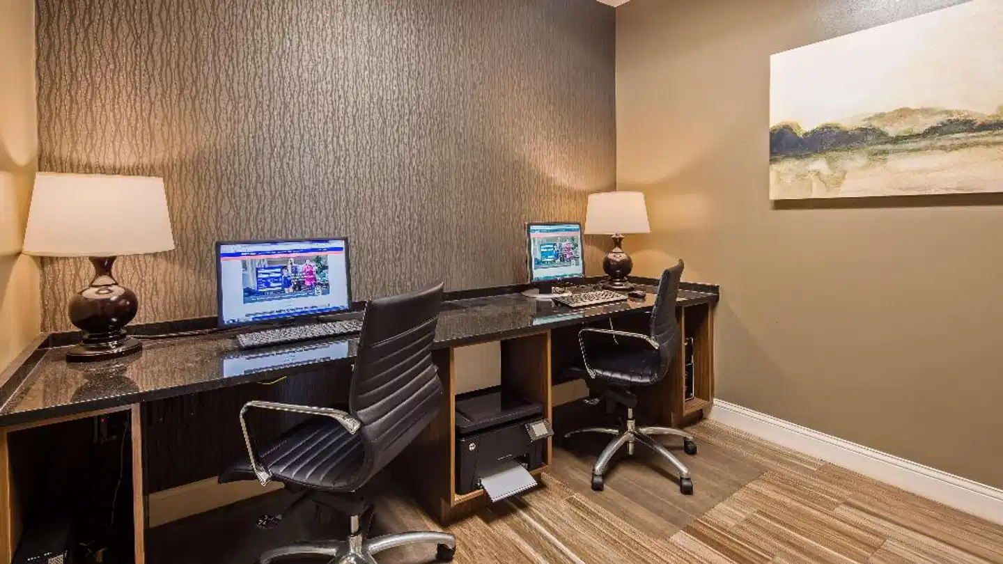 Best Western Charleston Inn Bar