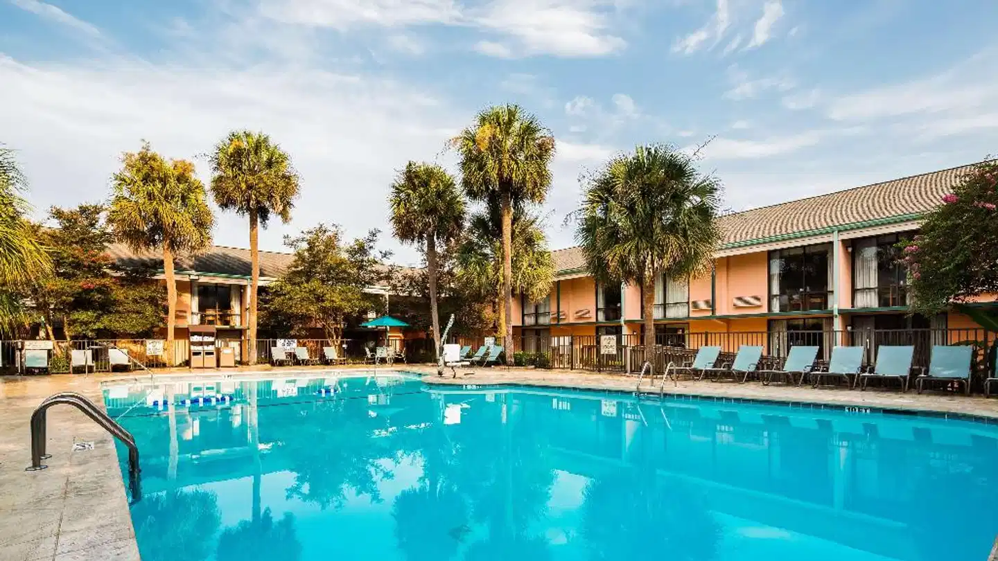 Best Western Charleston Inn Pool