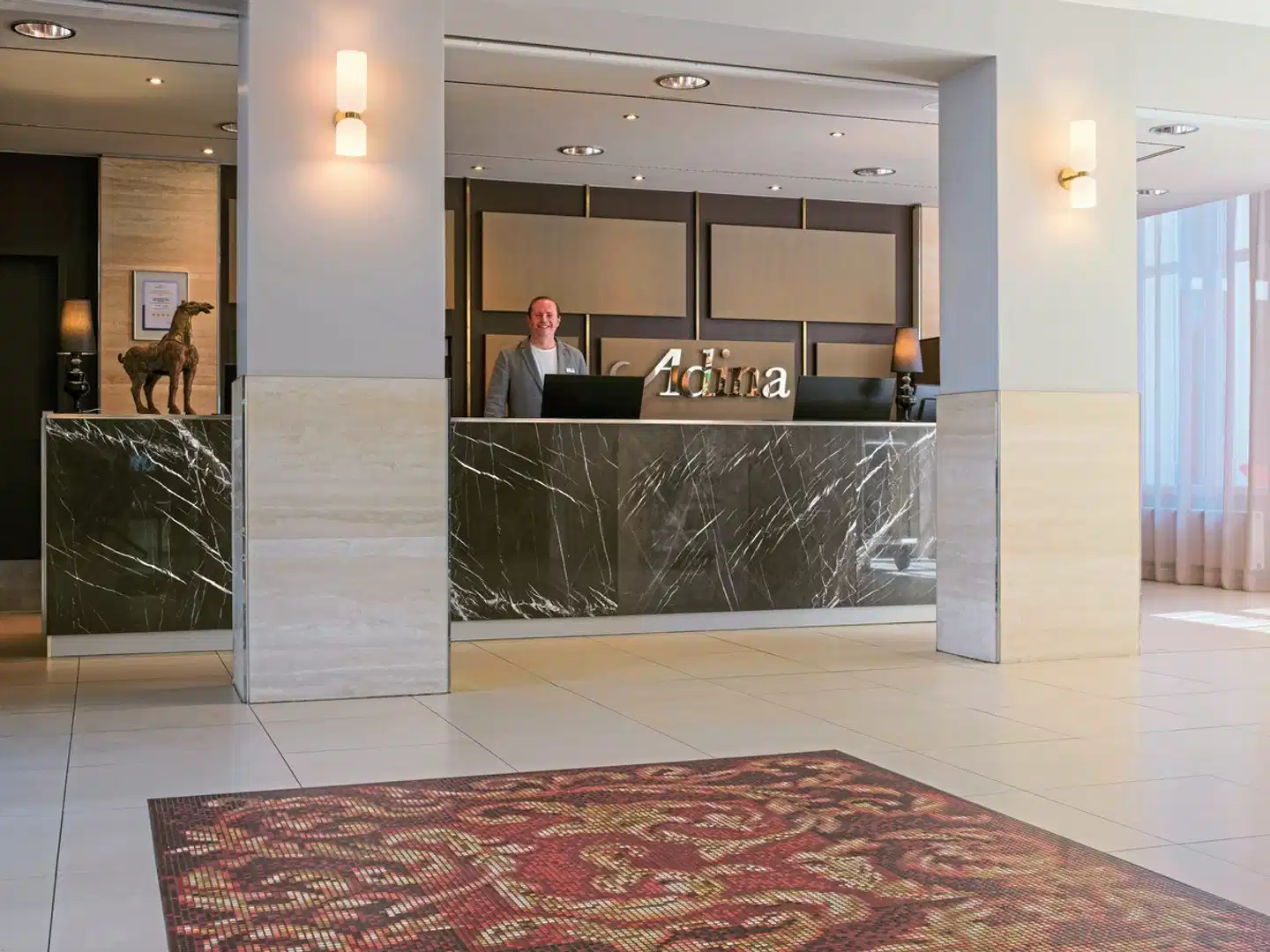 Adina Apartment Hotel Berlin Checkpoint Charlie Lobby