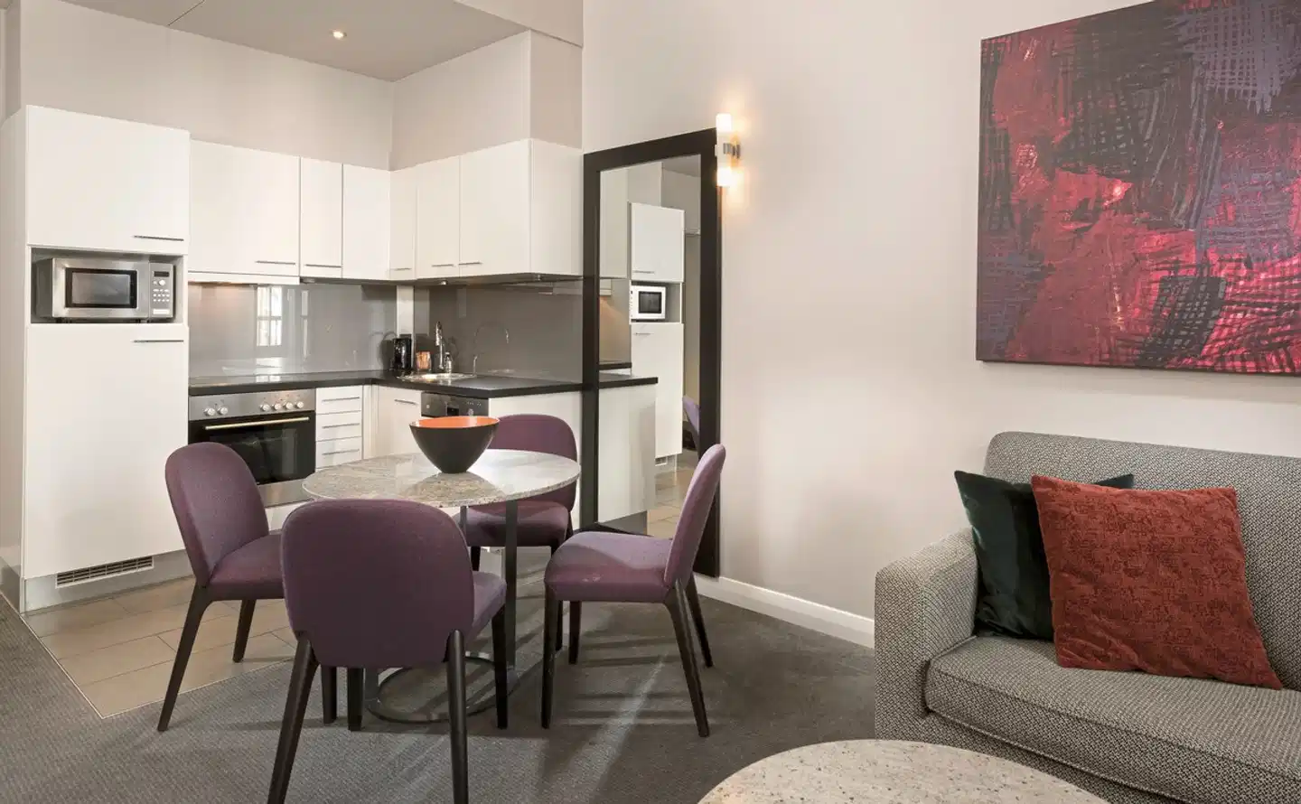 Adina Apartment Hotel Berlin Checkpoint Charlie Wohnbeispiel