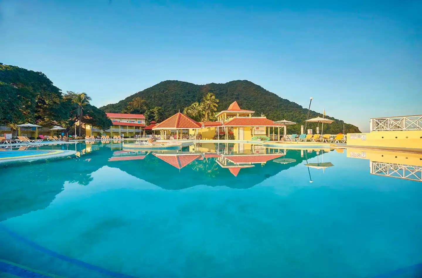 Starfish St. Lucia Pool