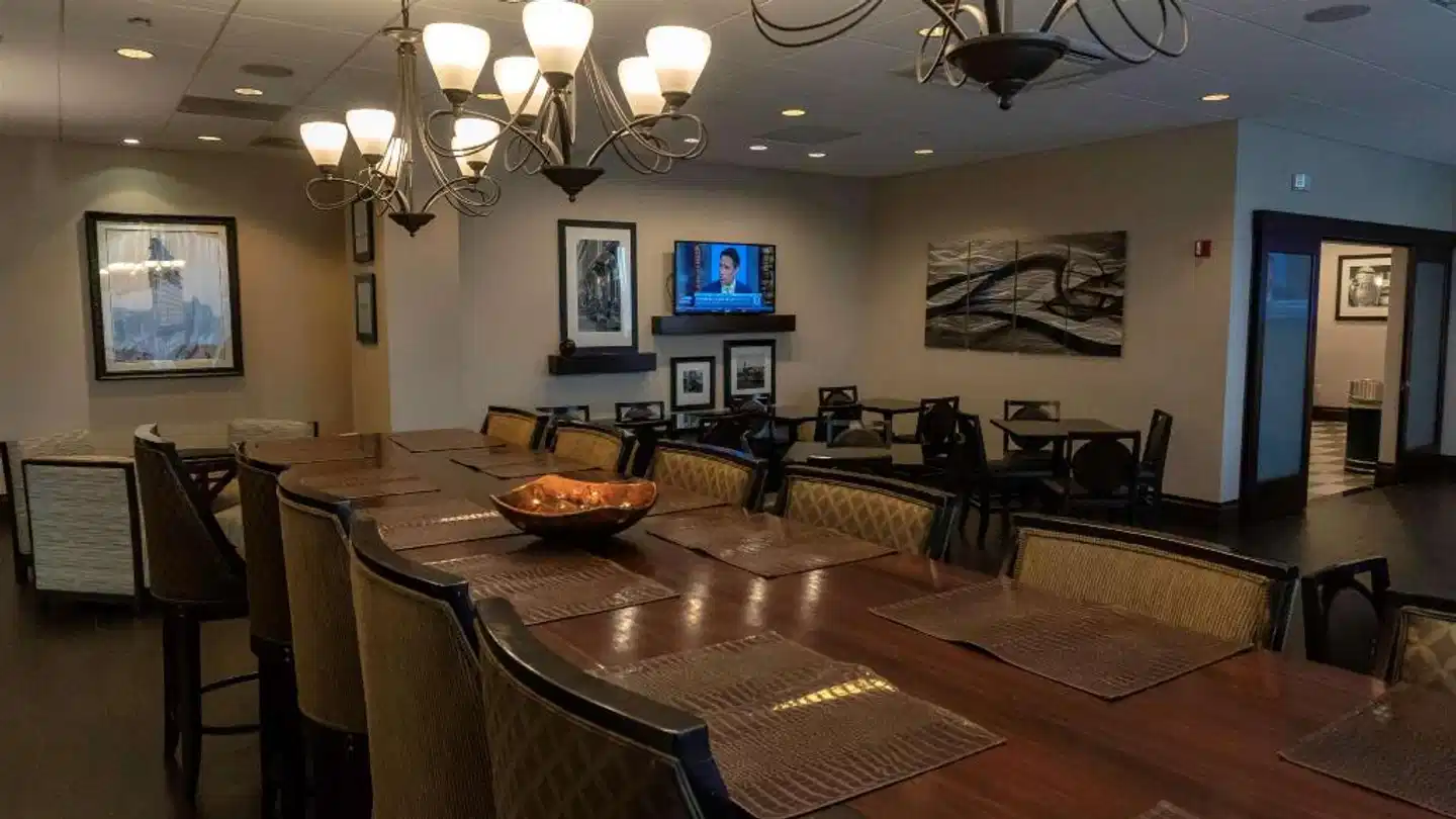 Hampton Inn Carlstadt-At The Meadowlands Restaurant