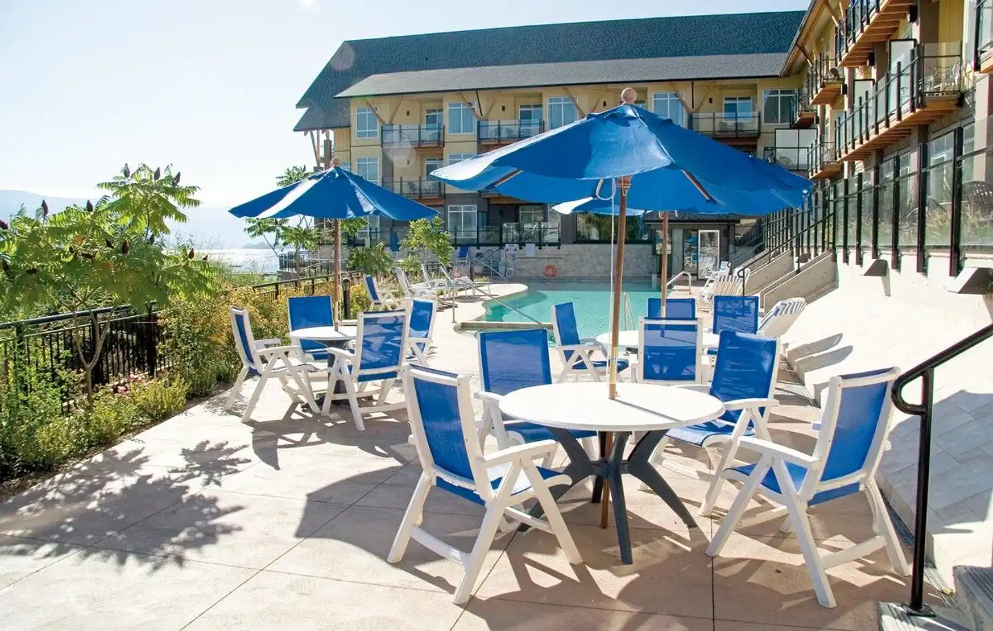 Summerland Waterfront Resort Terrasse