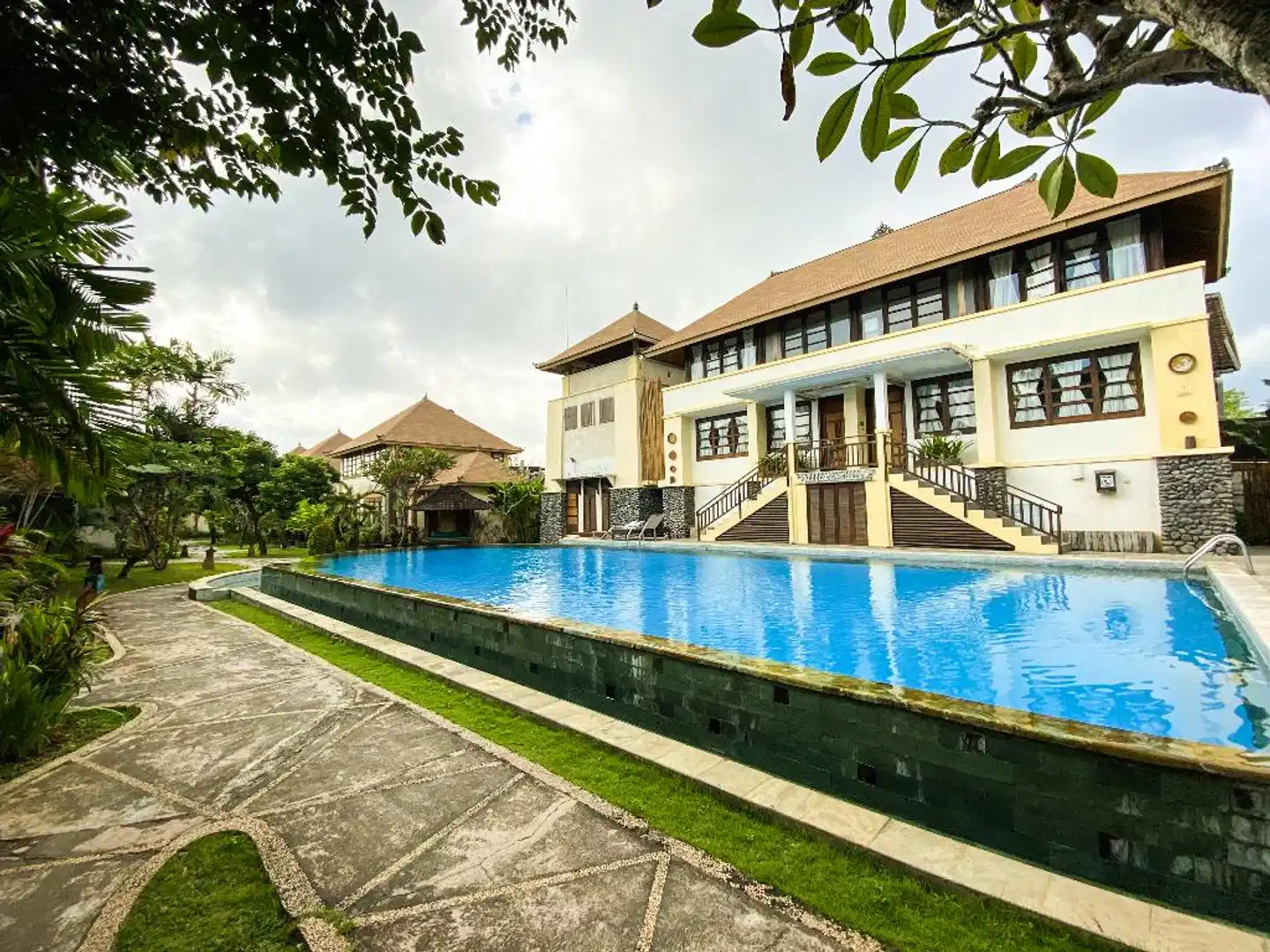 Desamuda Village Pool