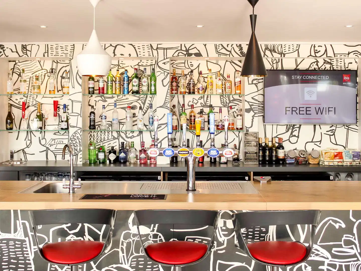 ibis Birmingham Bordesley Circus Bar