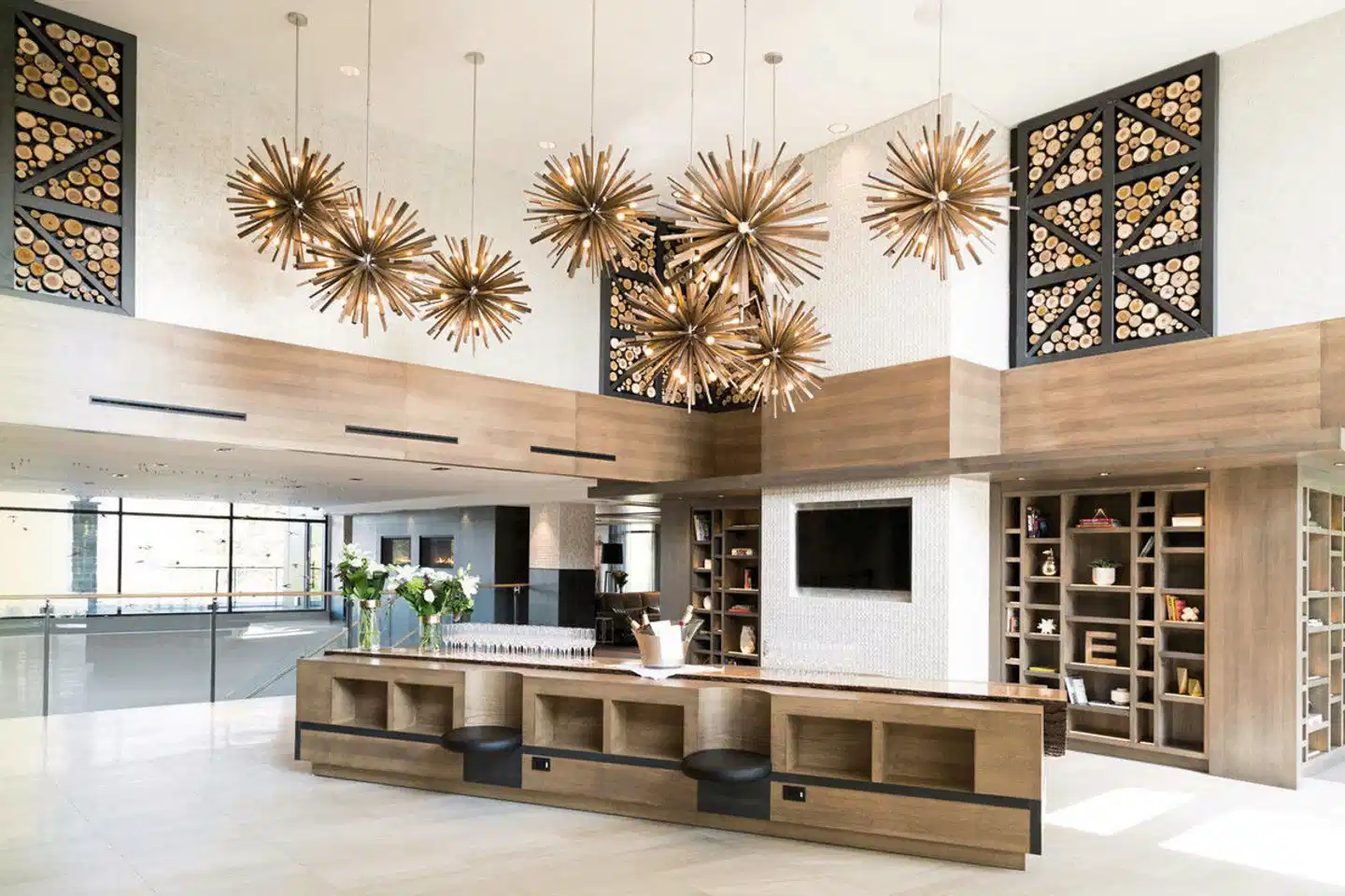 Entourage Sur-le-Lac Bar