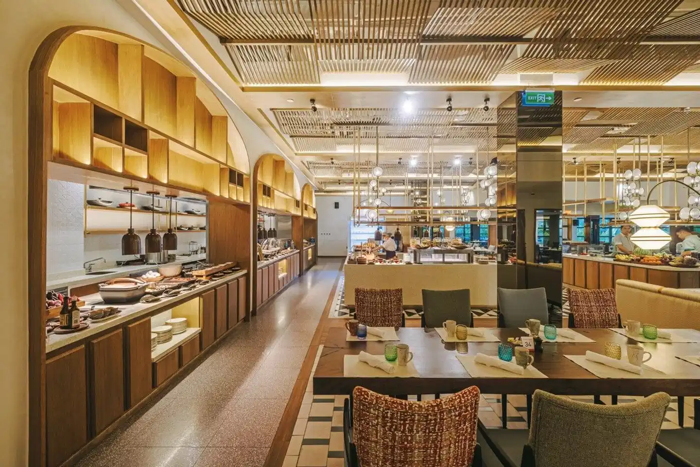 Crimson Resort & Spa Mactan Restaurant