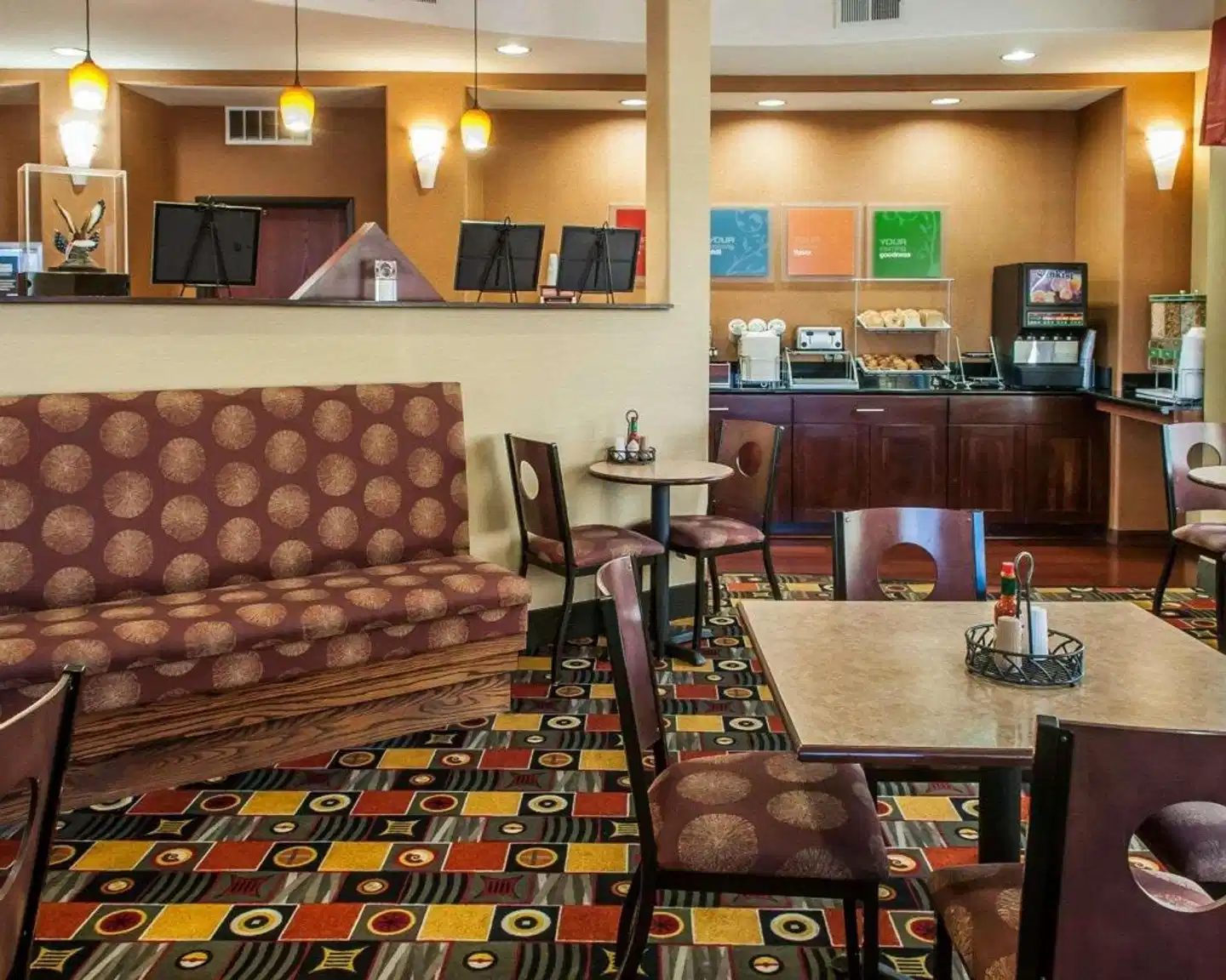 Comfort Suites Gallup Bar