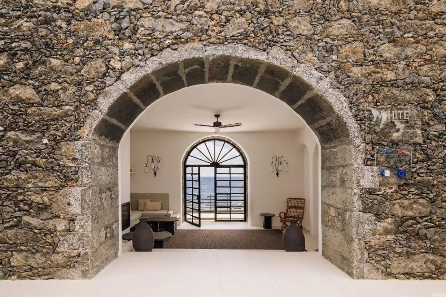 White Exclusive Suites & Villas Aussenansicht