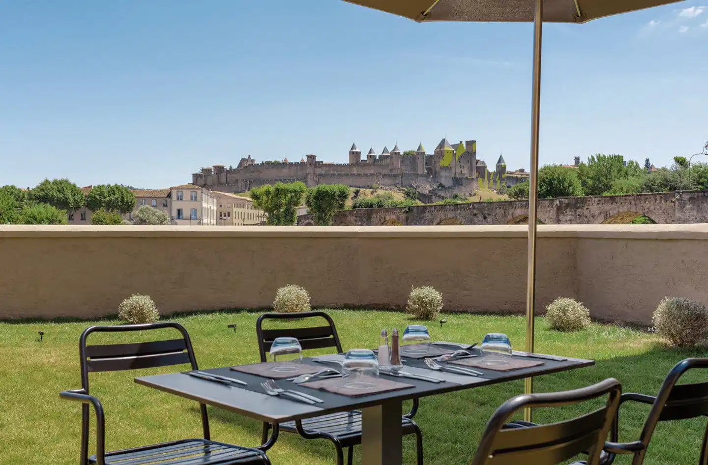 SOWELL HÔTELS Les Chevaliers Terrasse