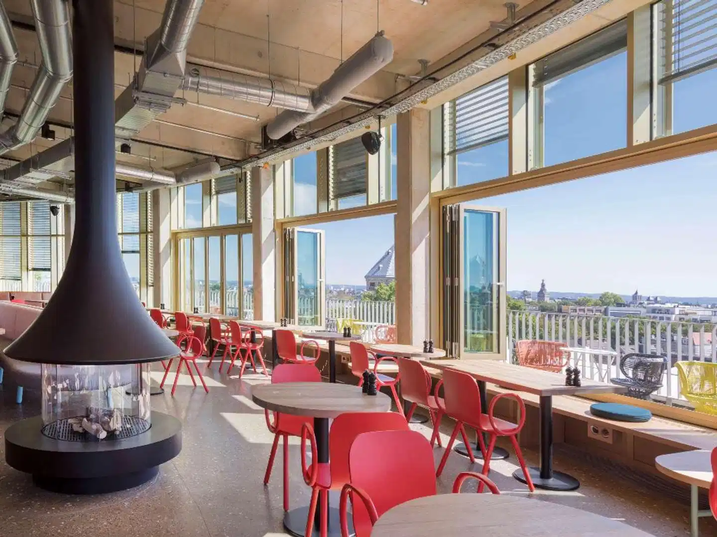 25hours Hotel The Circle Bar