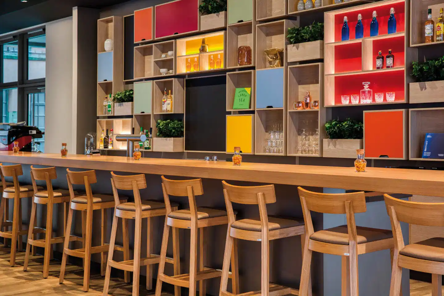 IntercityHotel Wiesbaden Bar