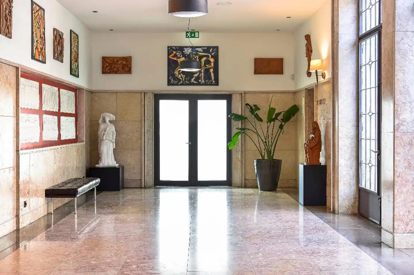 The Artist Porto Hotel & Bistro Lobby