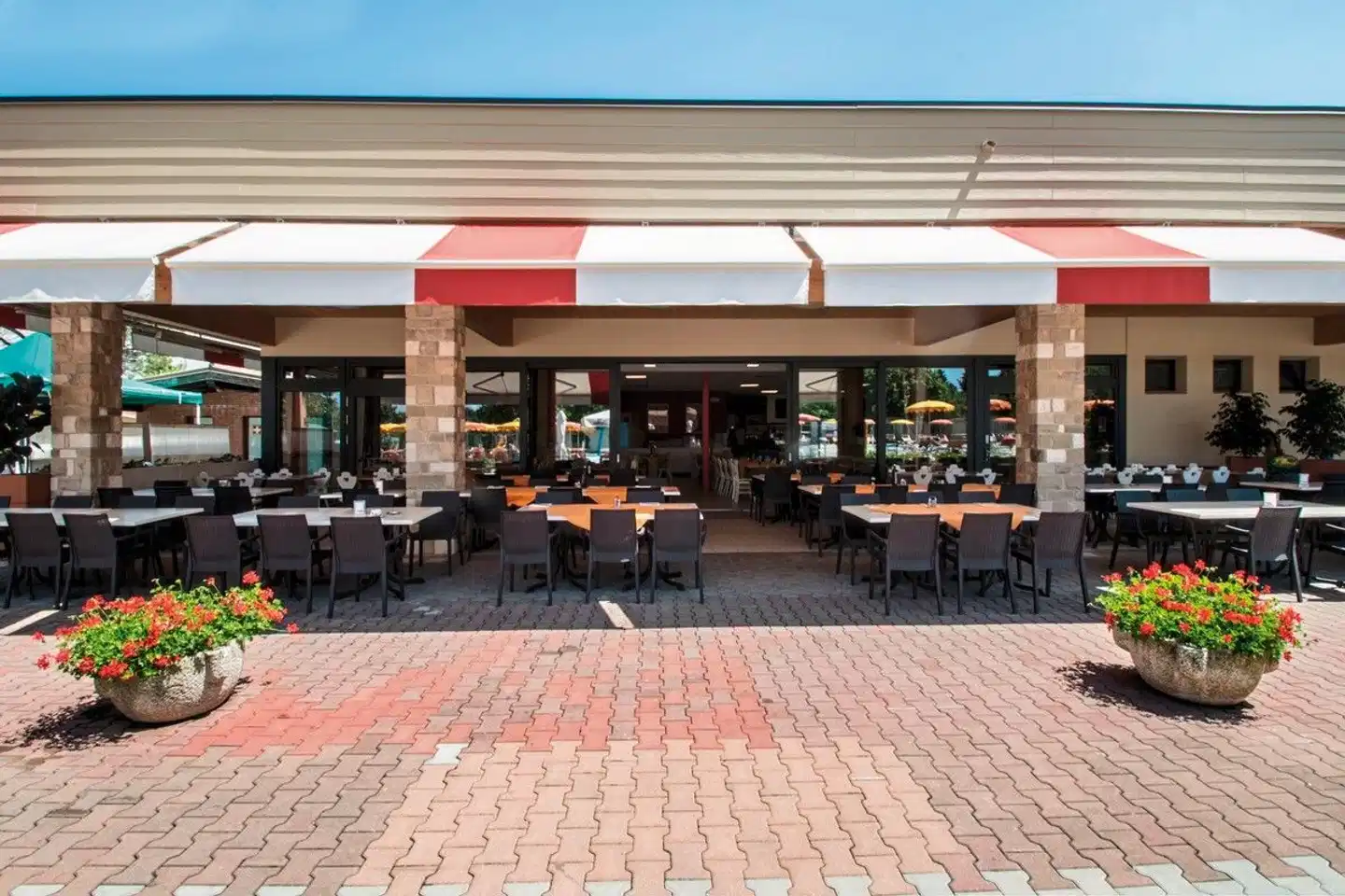 Baia Holiday Gasparina Terrasse