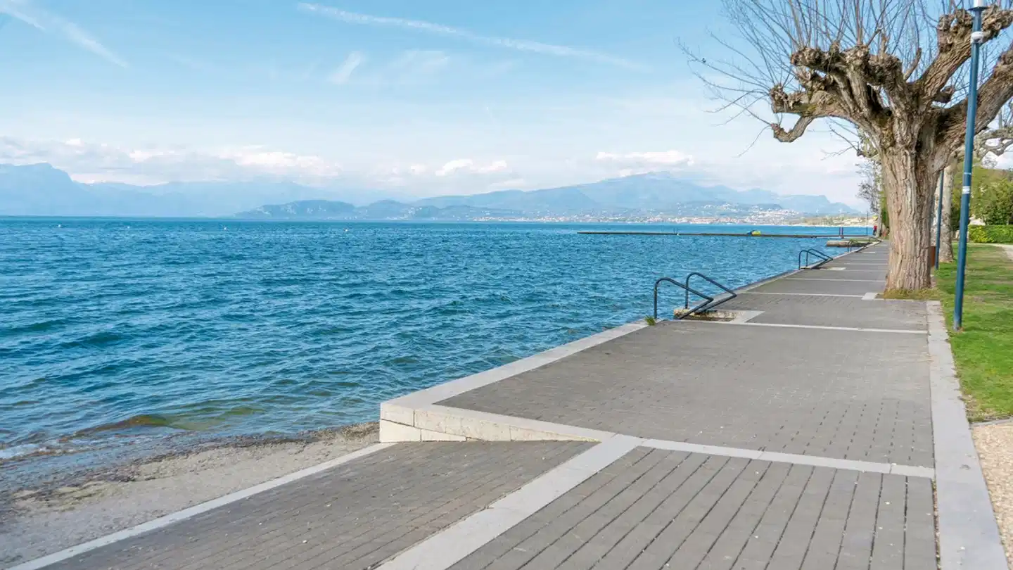 Baia Holiday Gasparina Terrasse