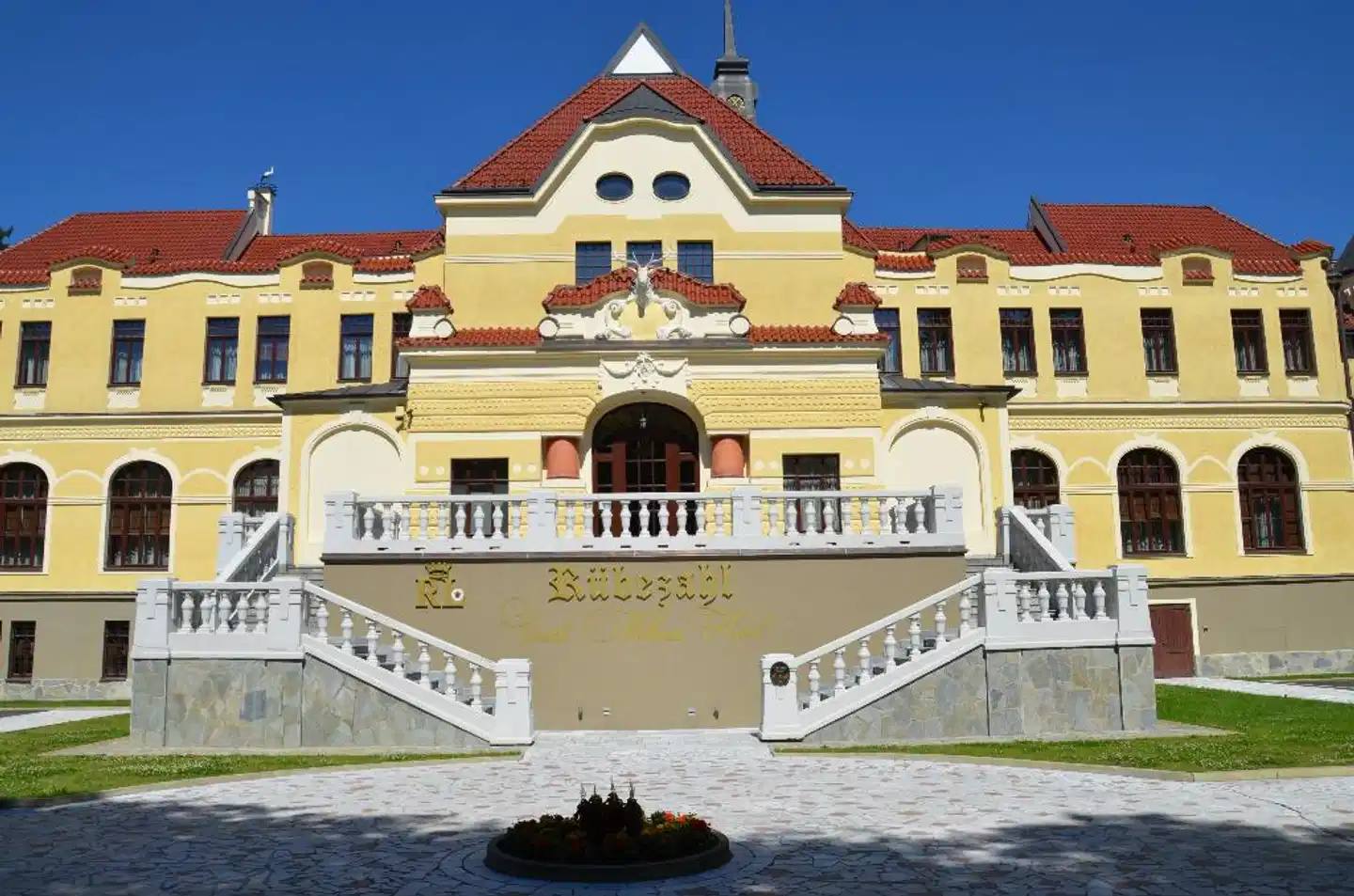 Rubezahl-Marienbad Luxury Historical Castle Hotel & Golf Aussenansicht