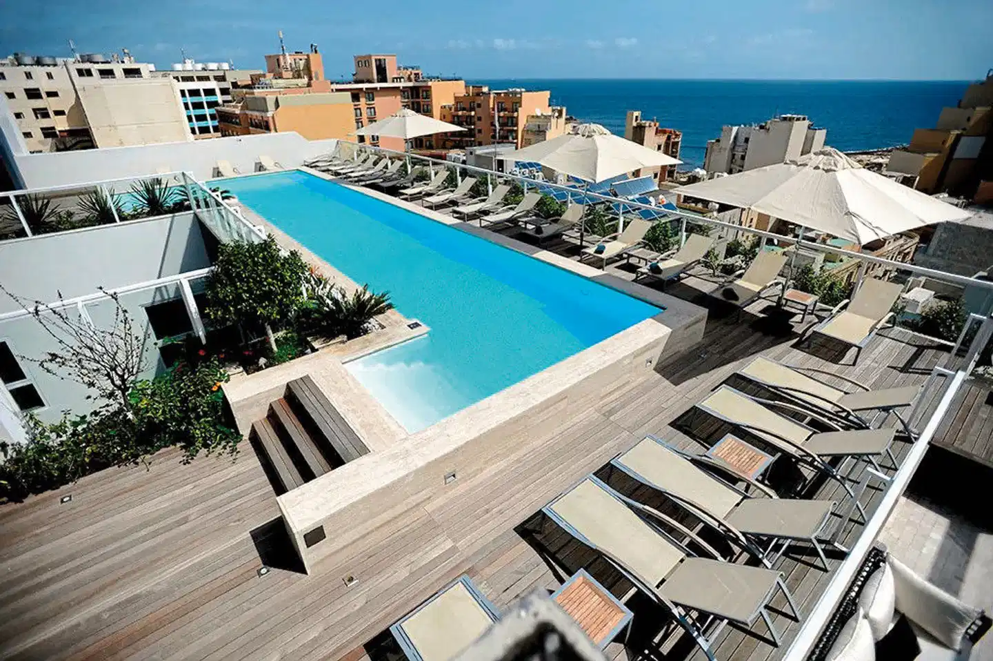 The George, Urban Boutique Hotel Pool