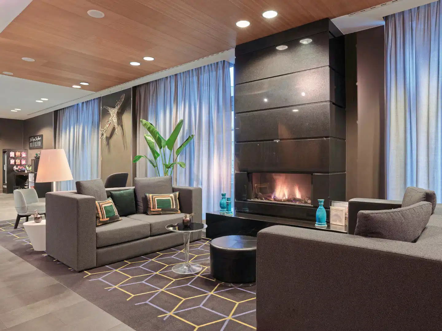 Adina Apartment Hotel Berlin Hackescher Markt Lobby