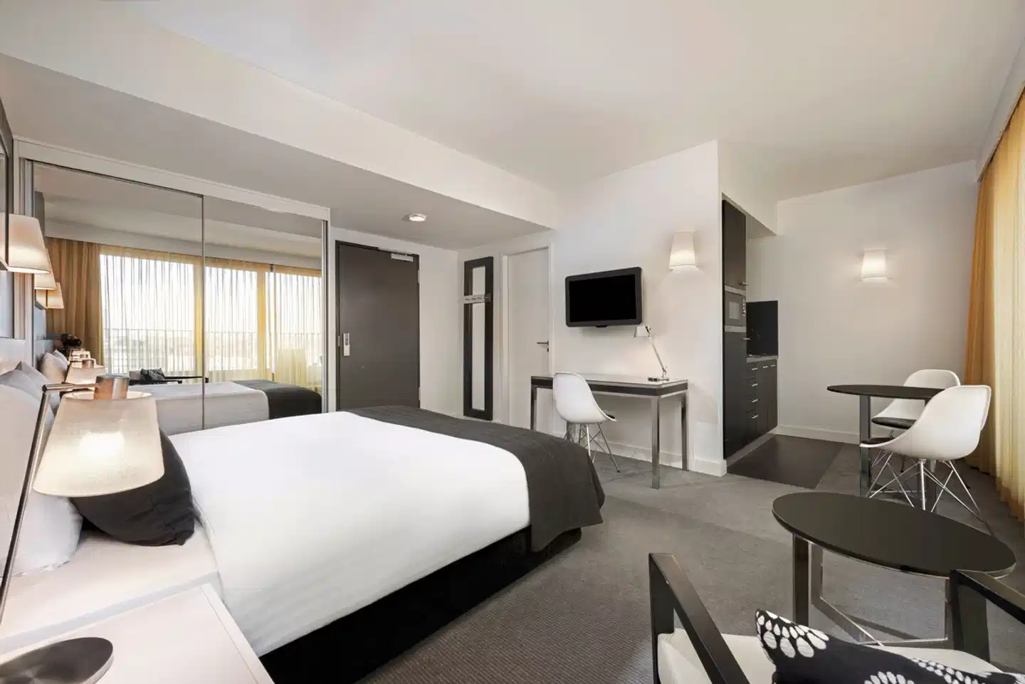 Adina Apartment Hotel Berlin Hackescher Markt Wohnbeispiel