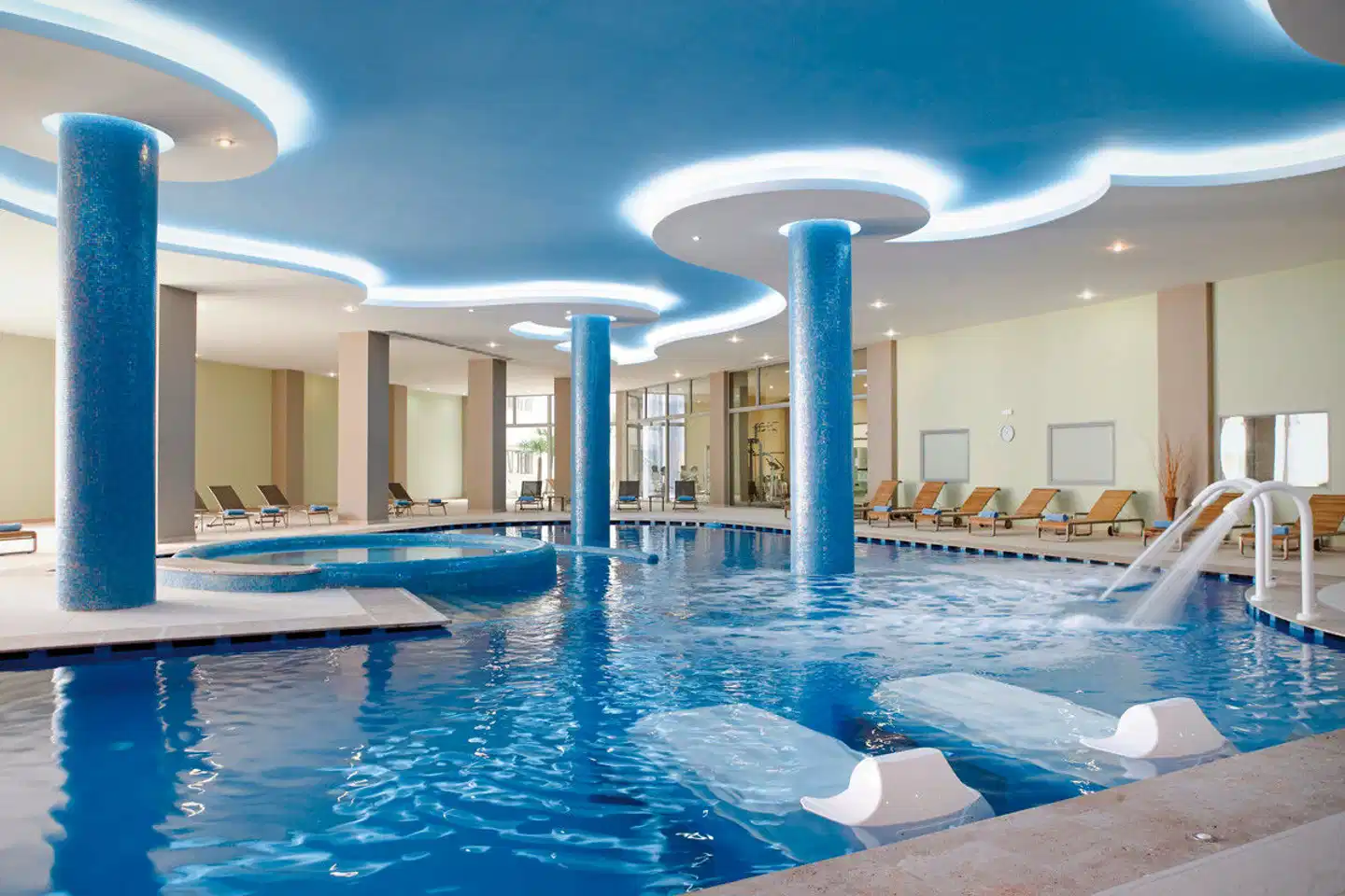 Atrium Platinum Hallenbad
