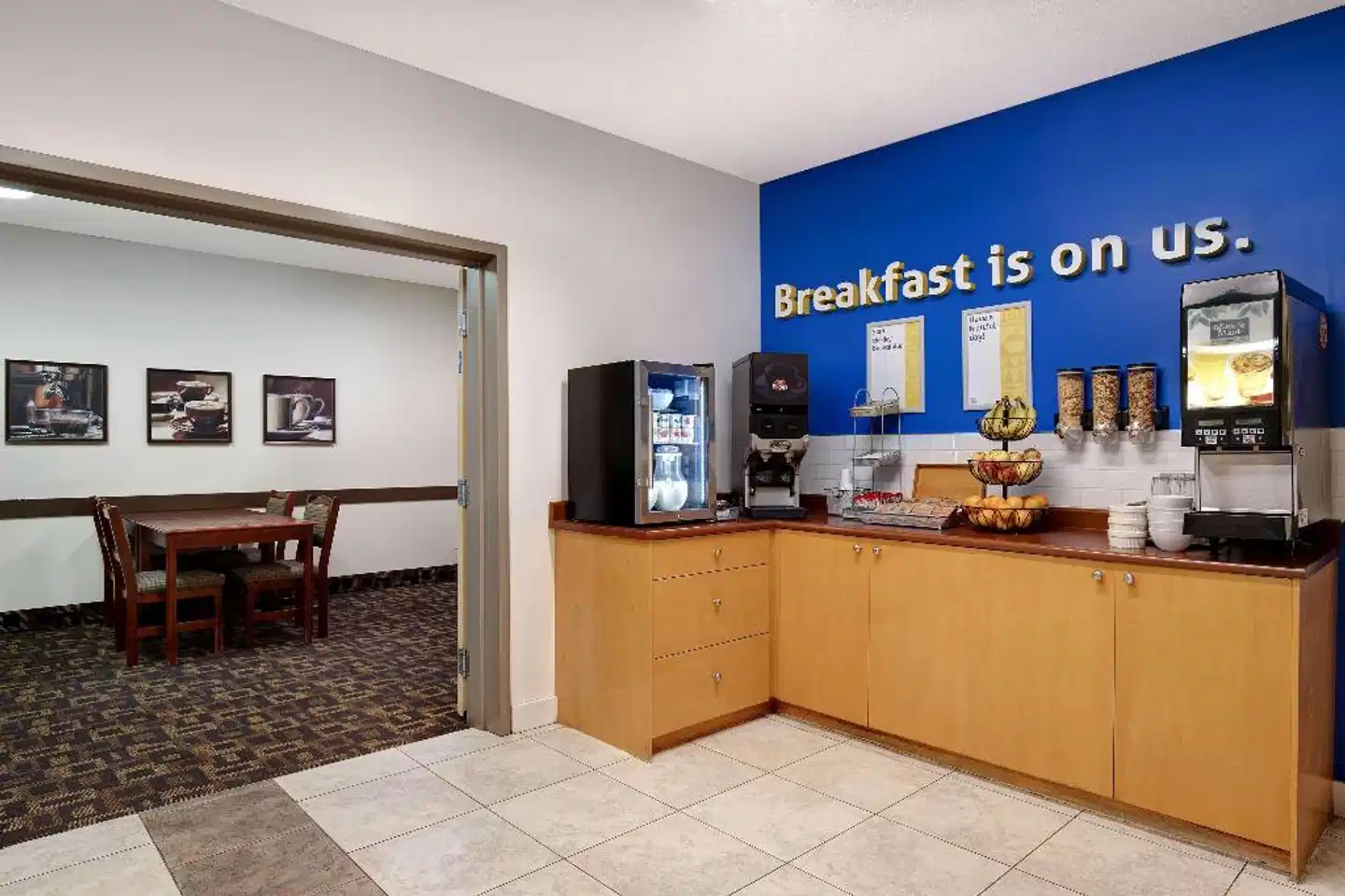 Days Inn by Wyndham Dawson Creek Lobby