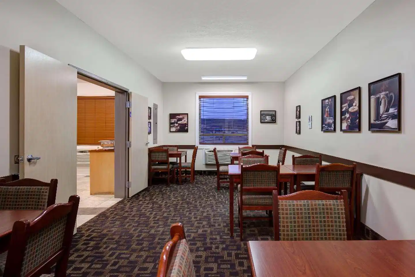 Days Inn by Wyndham Dawson Creek Lobby