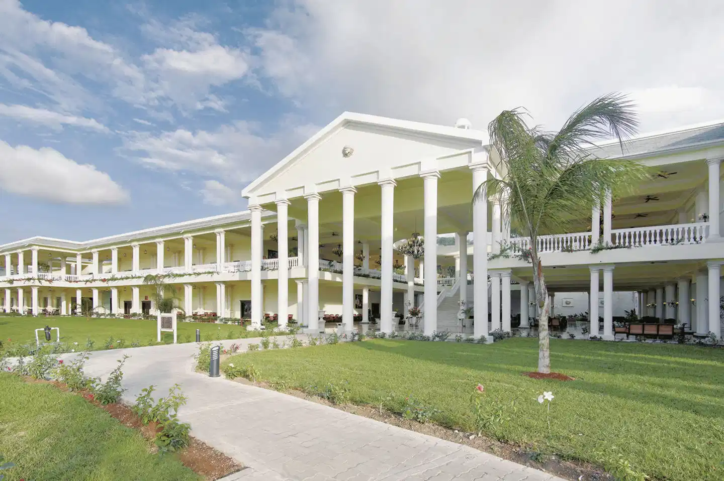 Grand Palladium Lady Hamilton Resort & Spa Aussenansicht