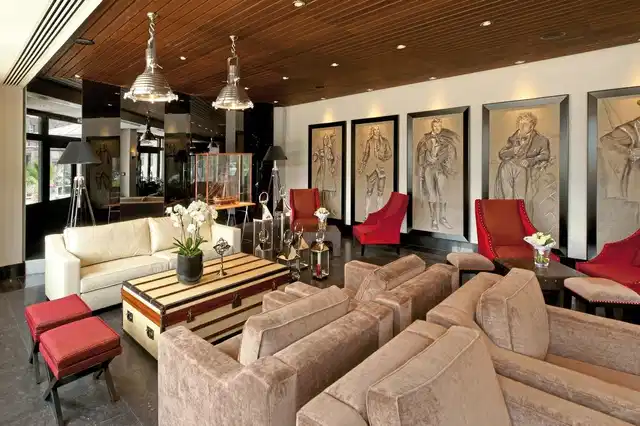 Le Nouveau Monde Lobby