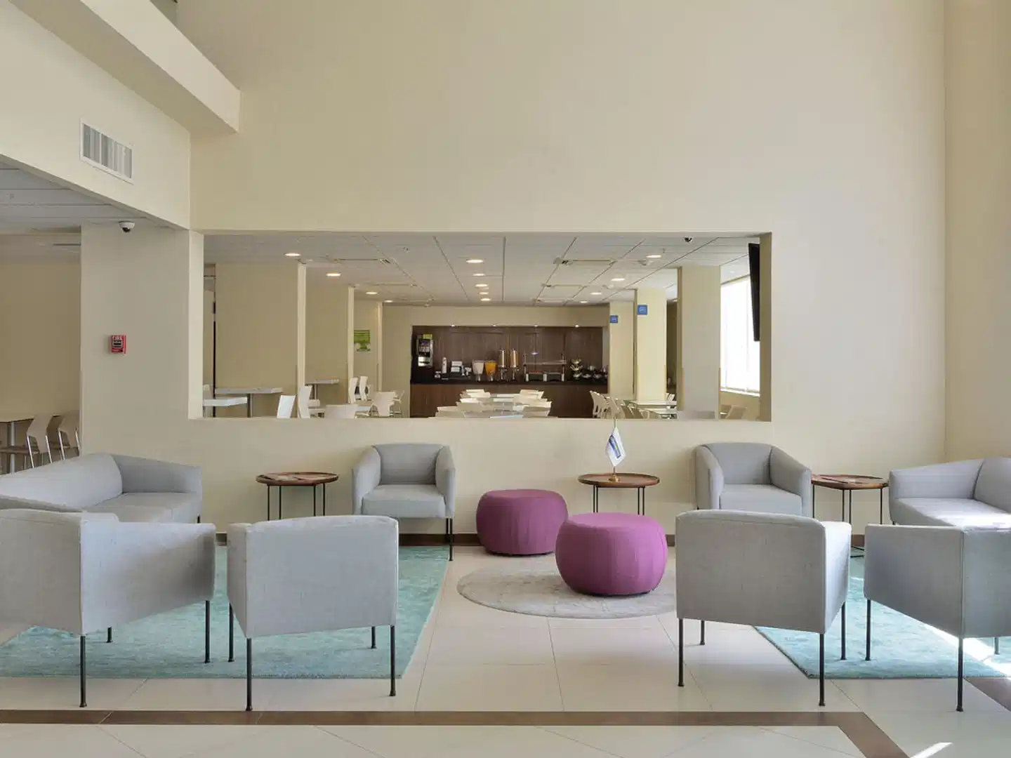 City Express Playa del Carmen Lobby