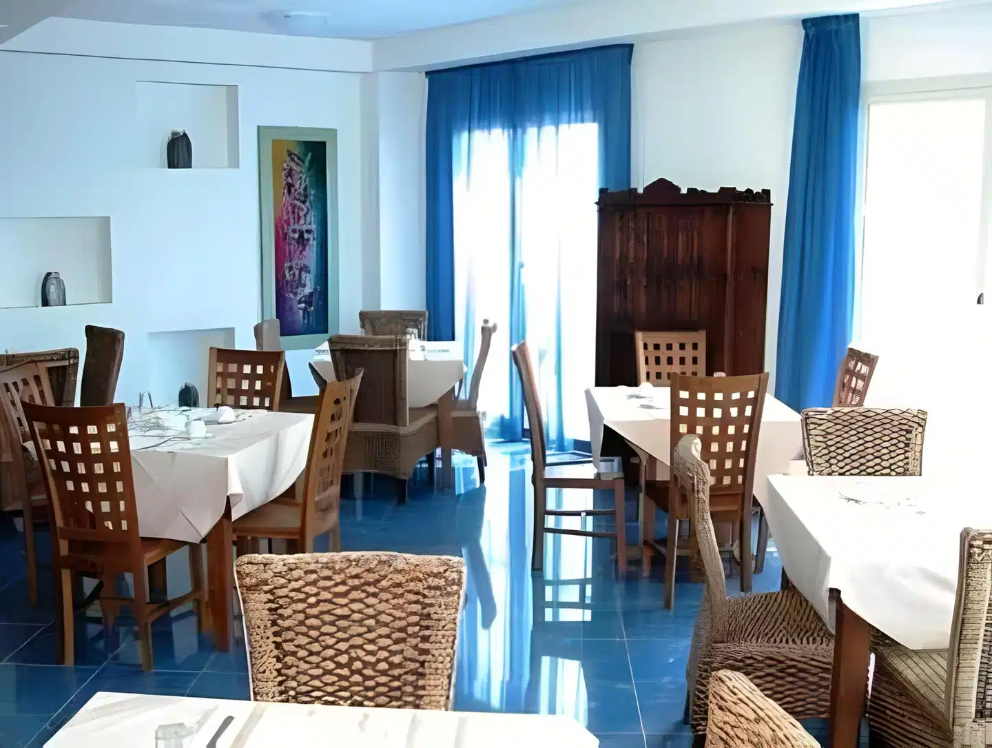 Blue Moon Hotel Restaurant