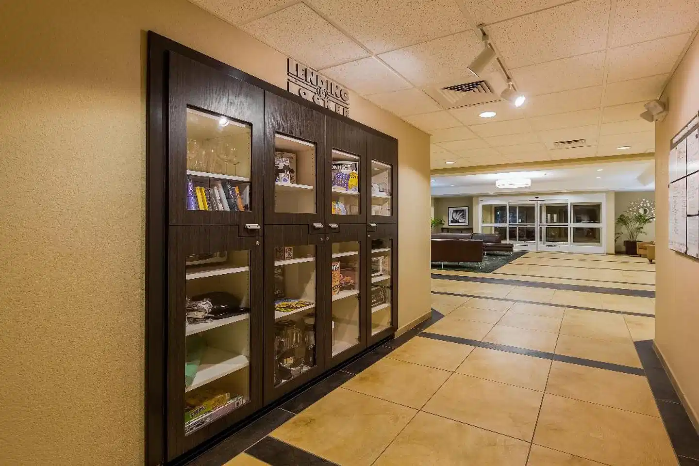 Candlewood Suites Tucson Lobby