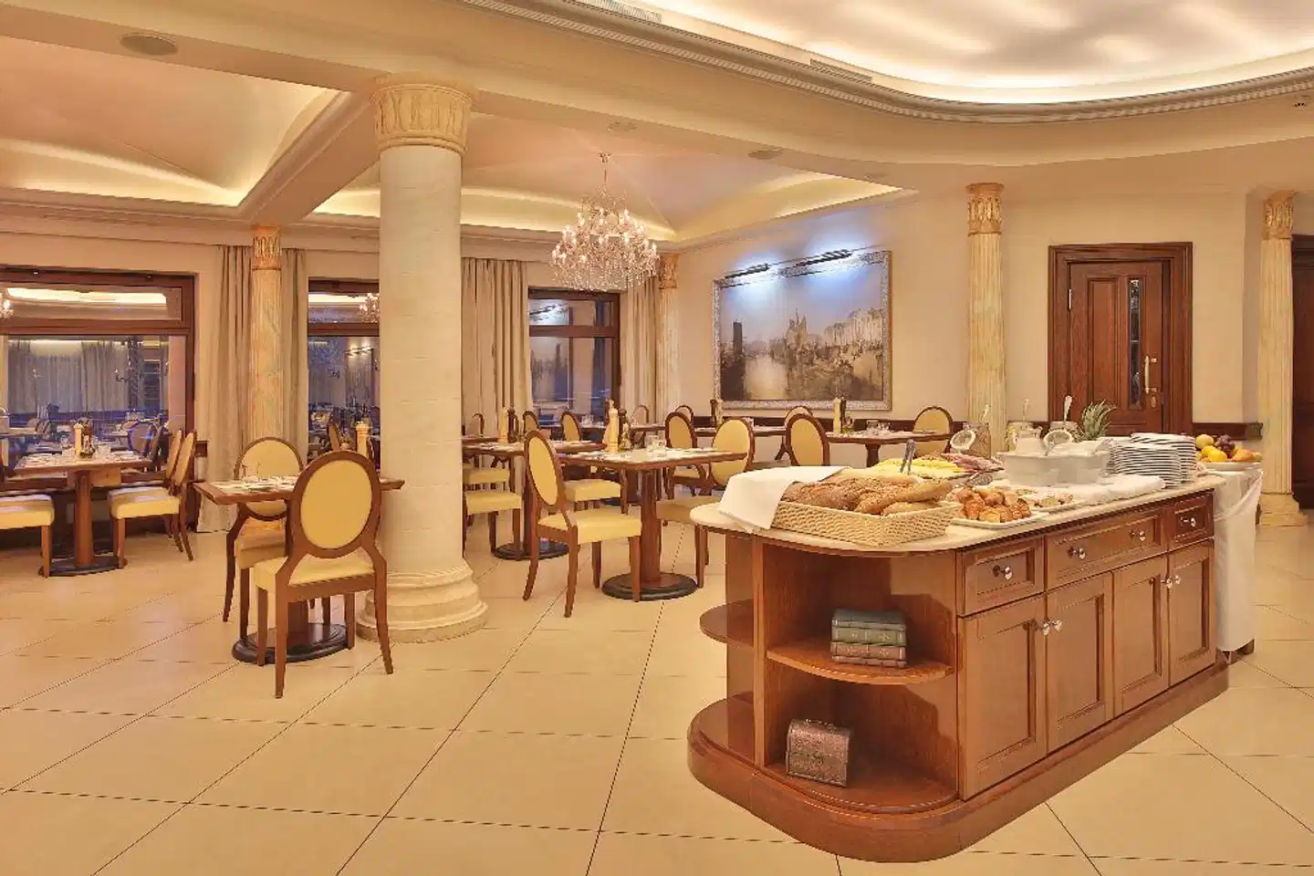 Luxury Wellness Resort Retro Riverside Restaurant