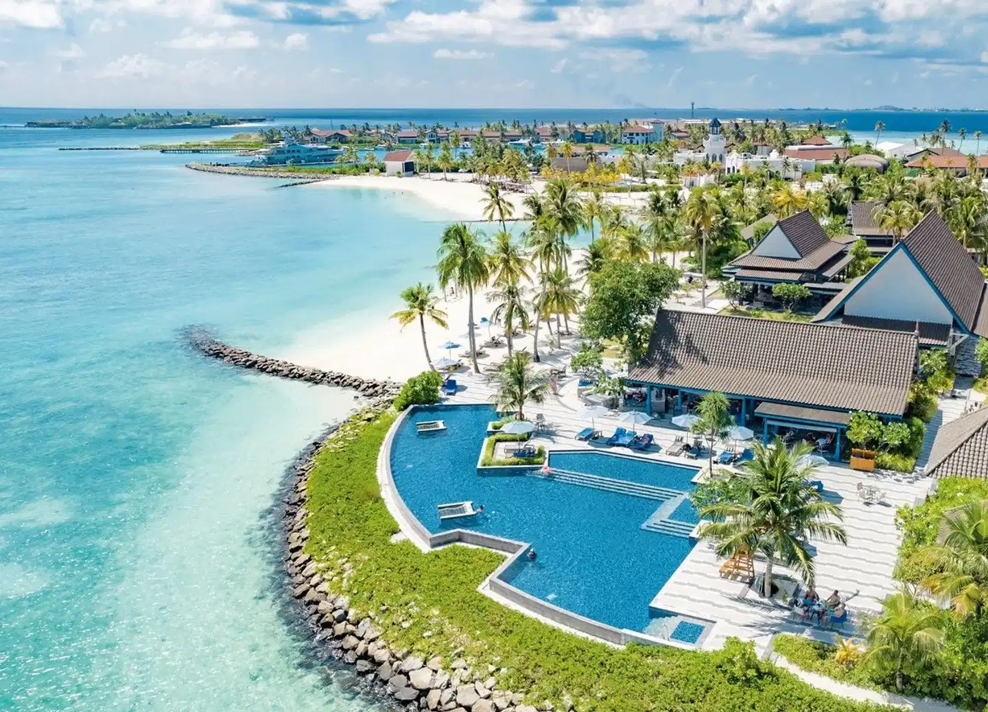 SAii Lagoon Maldives, Curio Collection by Hilton Pool