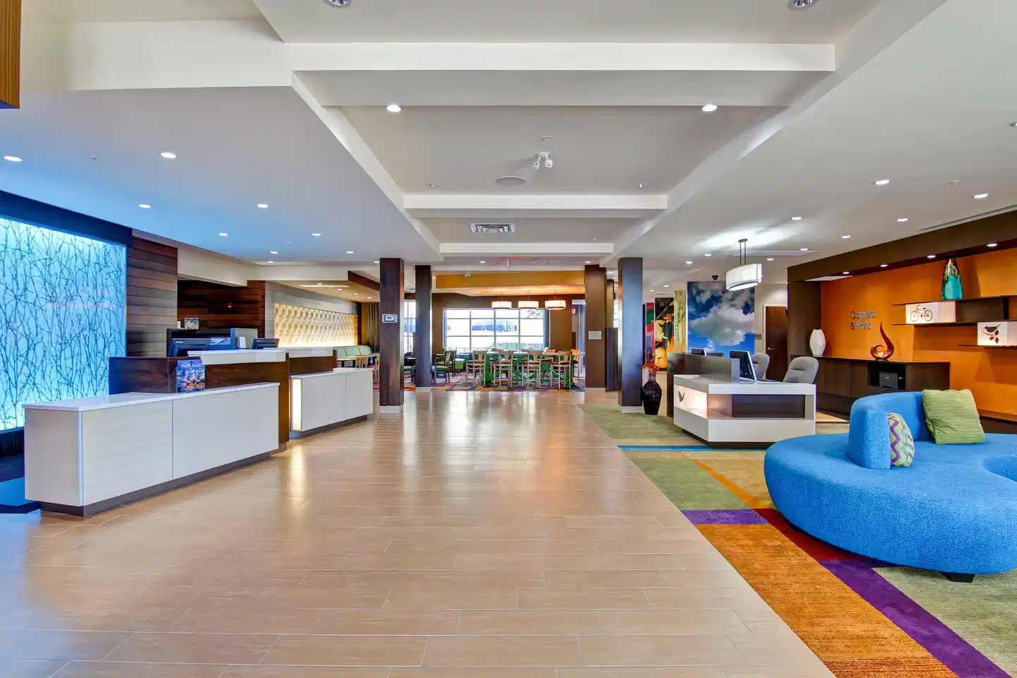Fairfield Inn & Suites by Marriott Kamloops Lobby