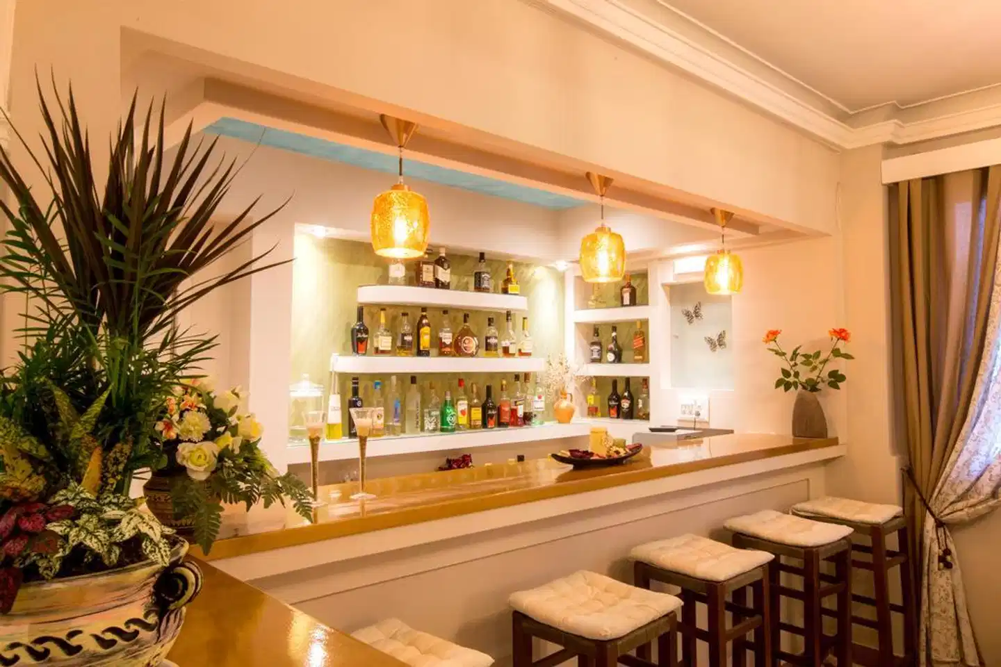 Sirena Beach Hotel Bar