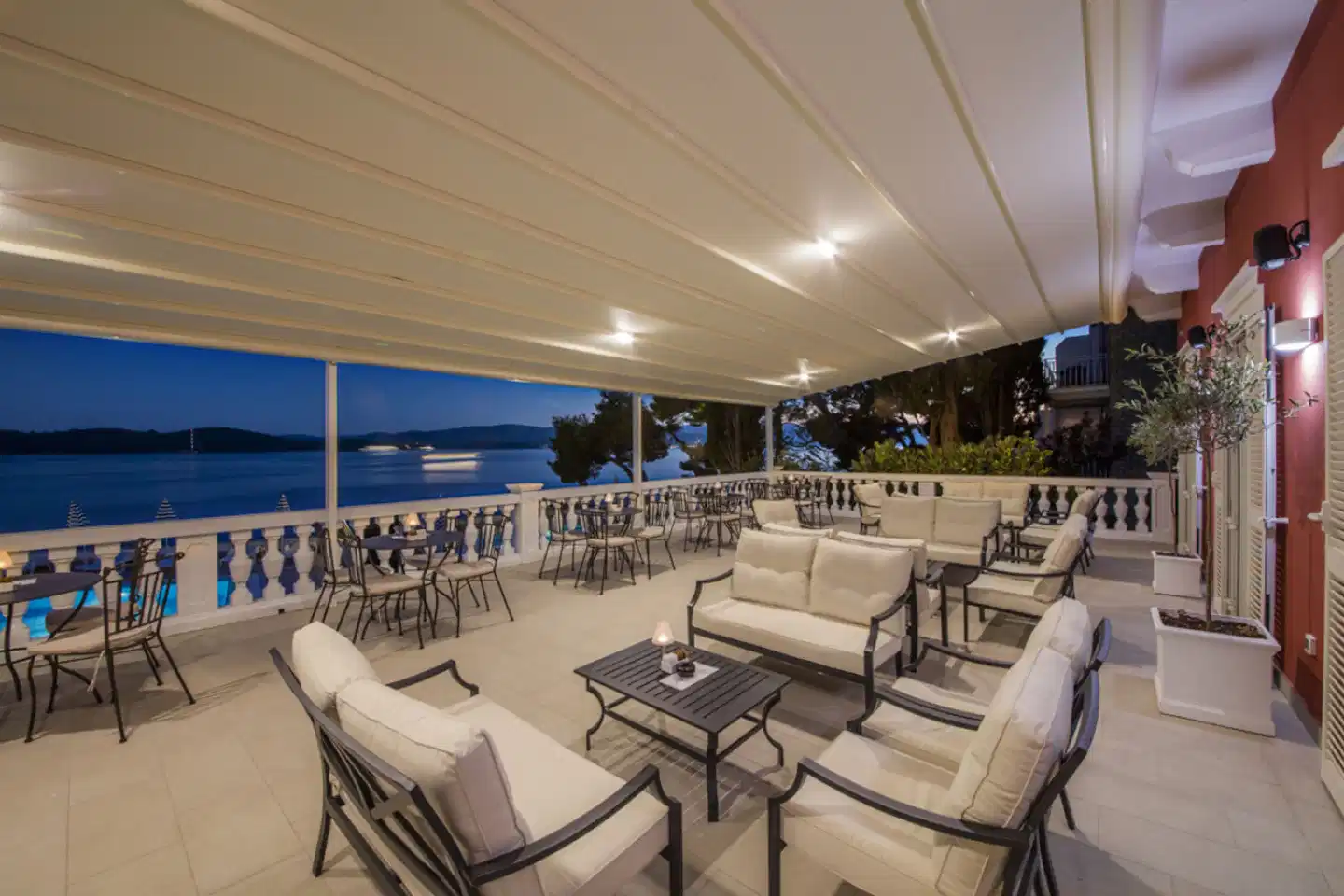 Aminess Younique Bellevue Hotel Lobby