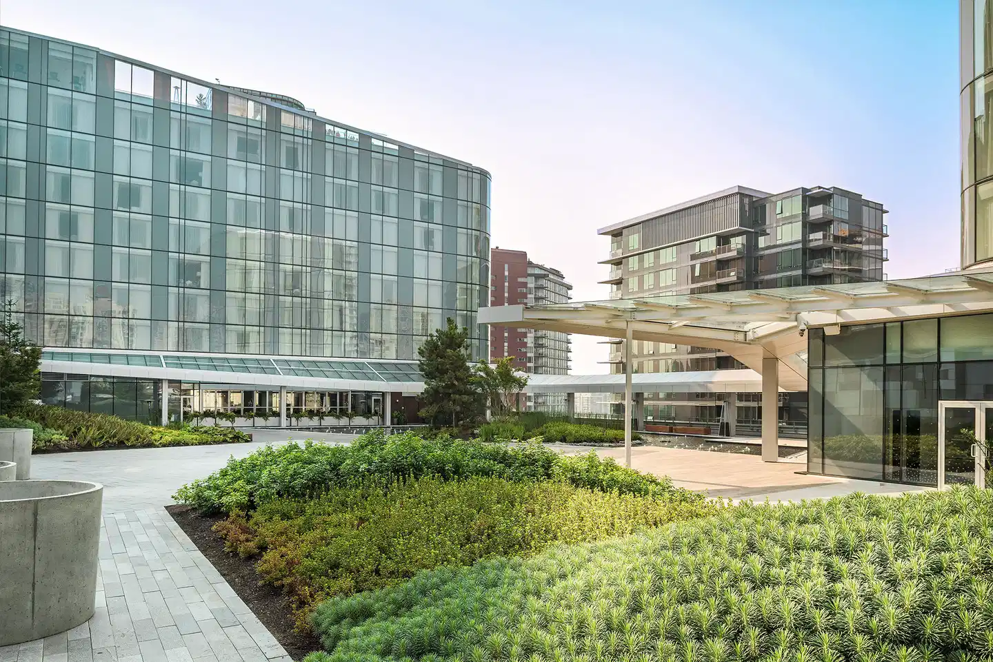 the DOUGLAS, Autograph Collection Aussenansicht