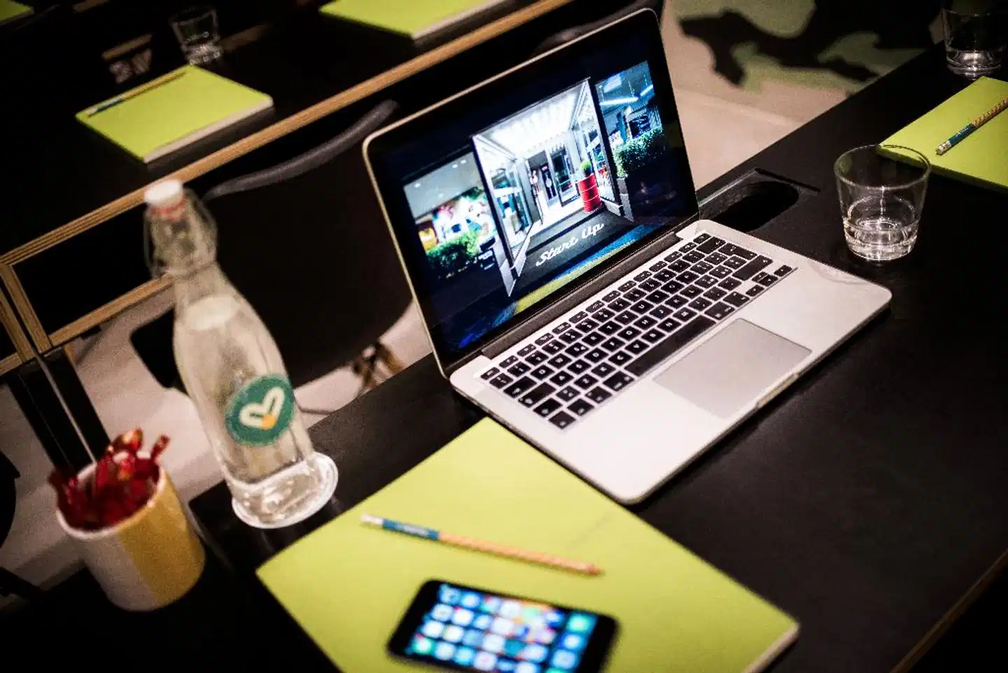 Up Hotel Modellaufnahme