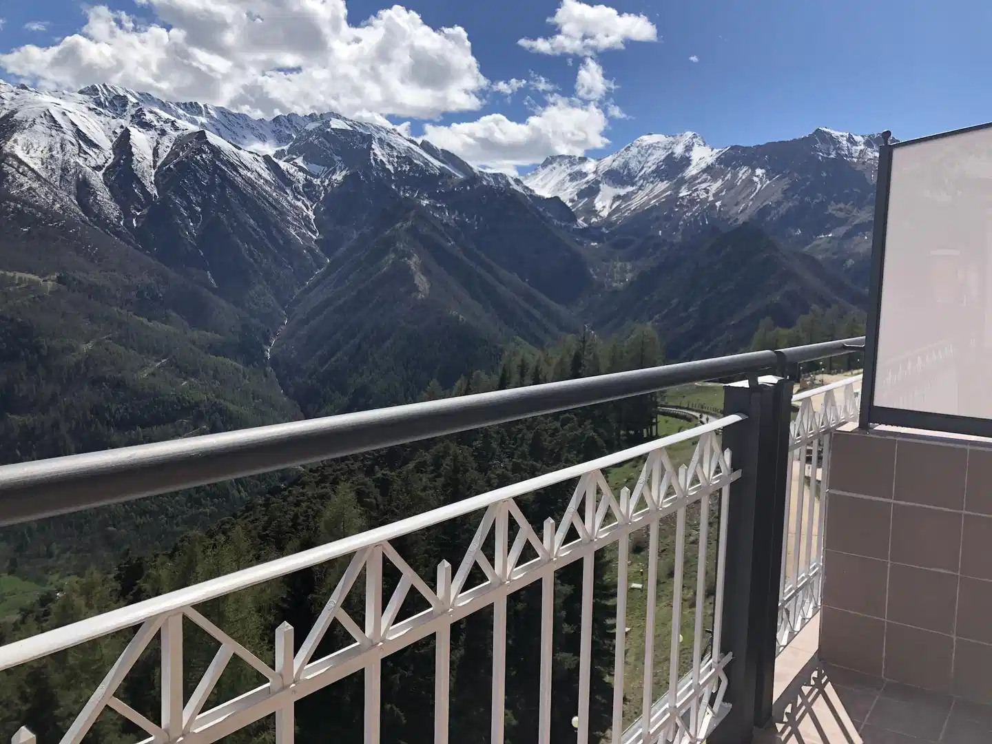 Pràcatinat Hotel & Restaurant Landschaft