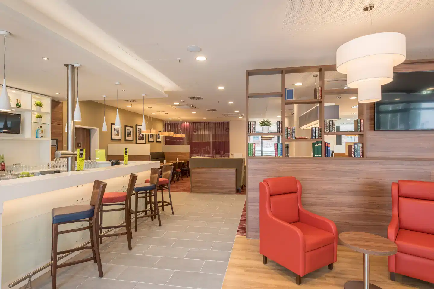 Hampton by Hilton Hamburg City Centre Bar