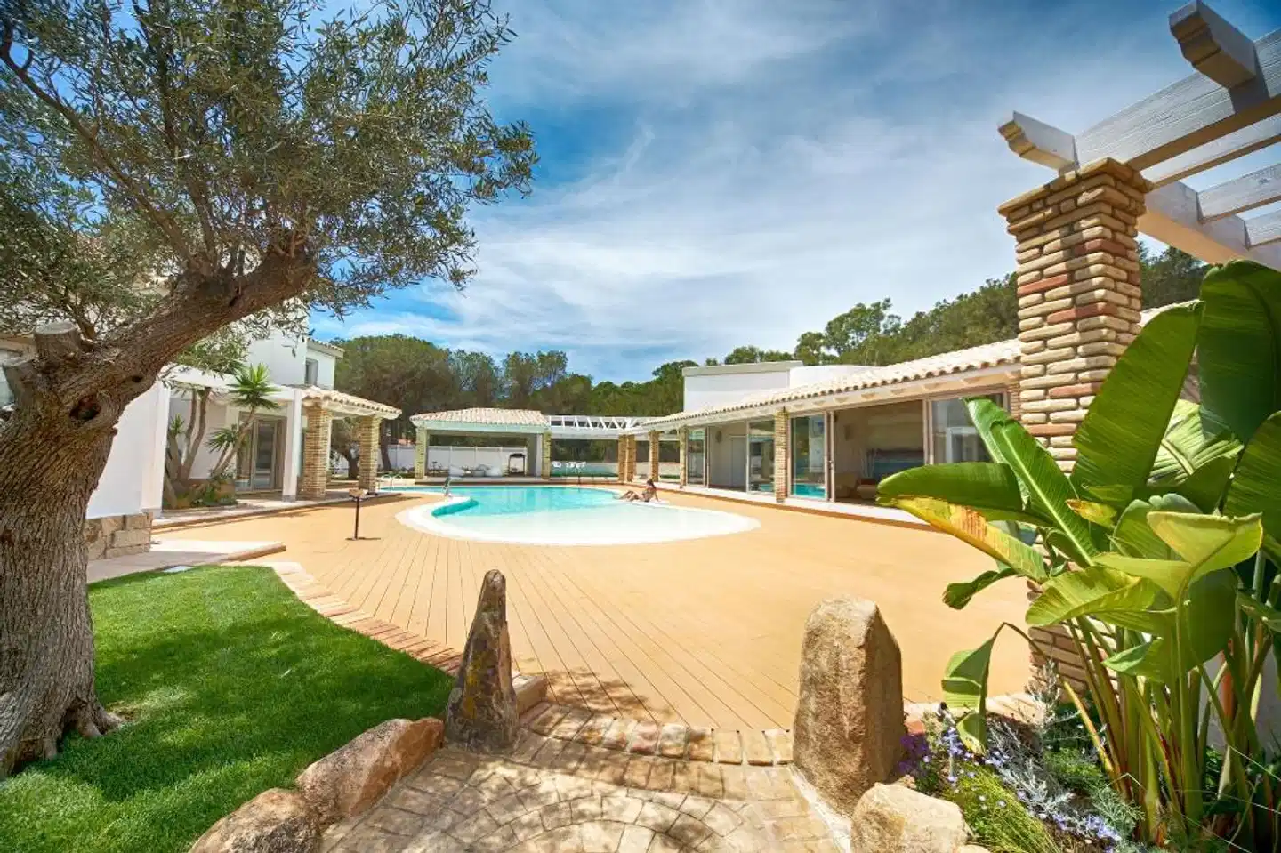 Eliantos Hotel Aussenansicht