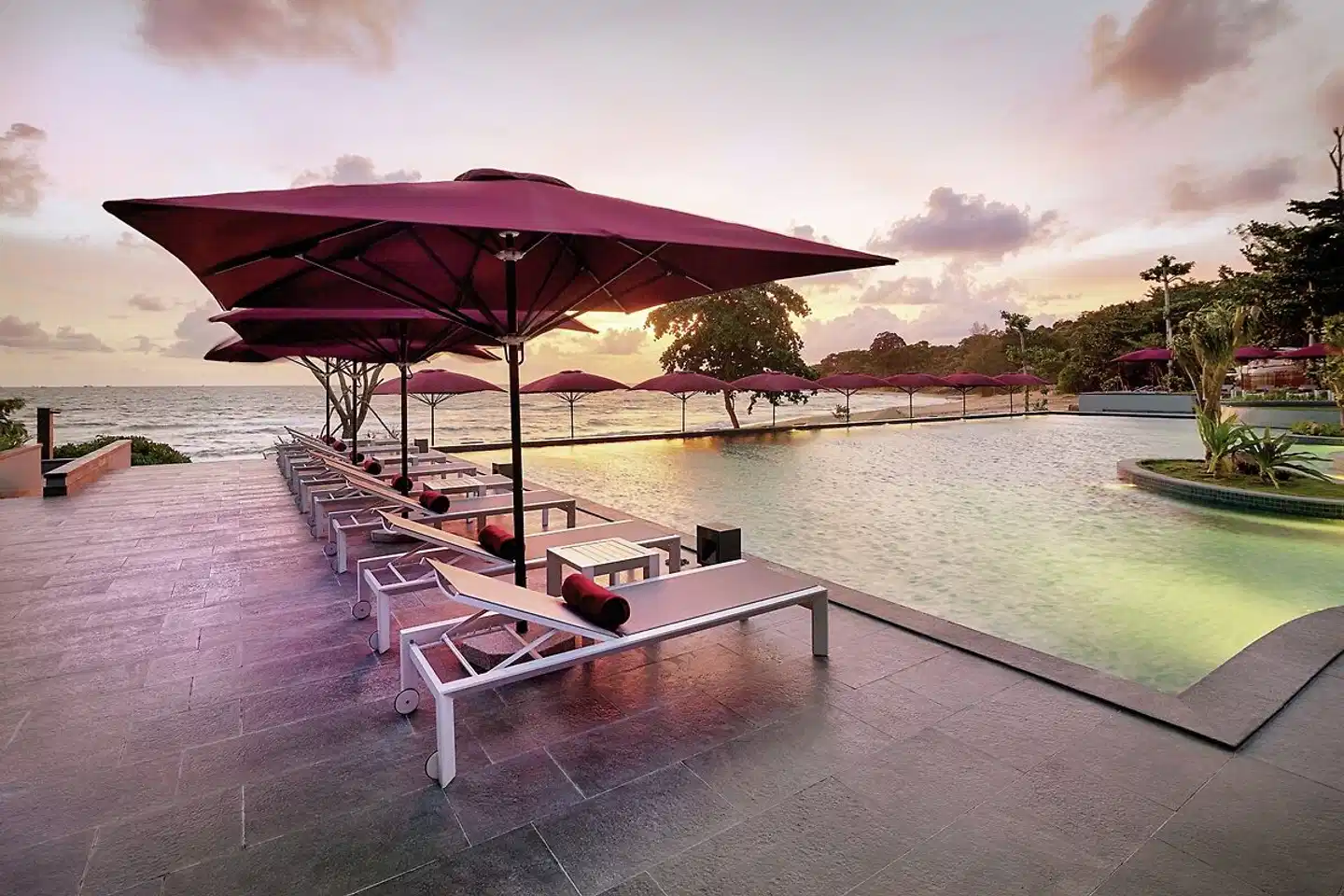 Nam Nghi Coral Peninsula Resort Strand