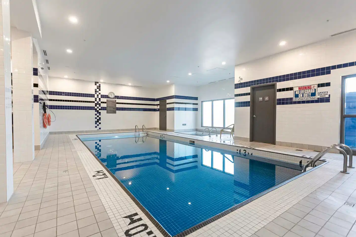 Sandman Signature Hotel Calgary Airport Hallenbad