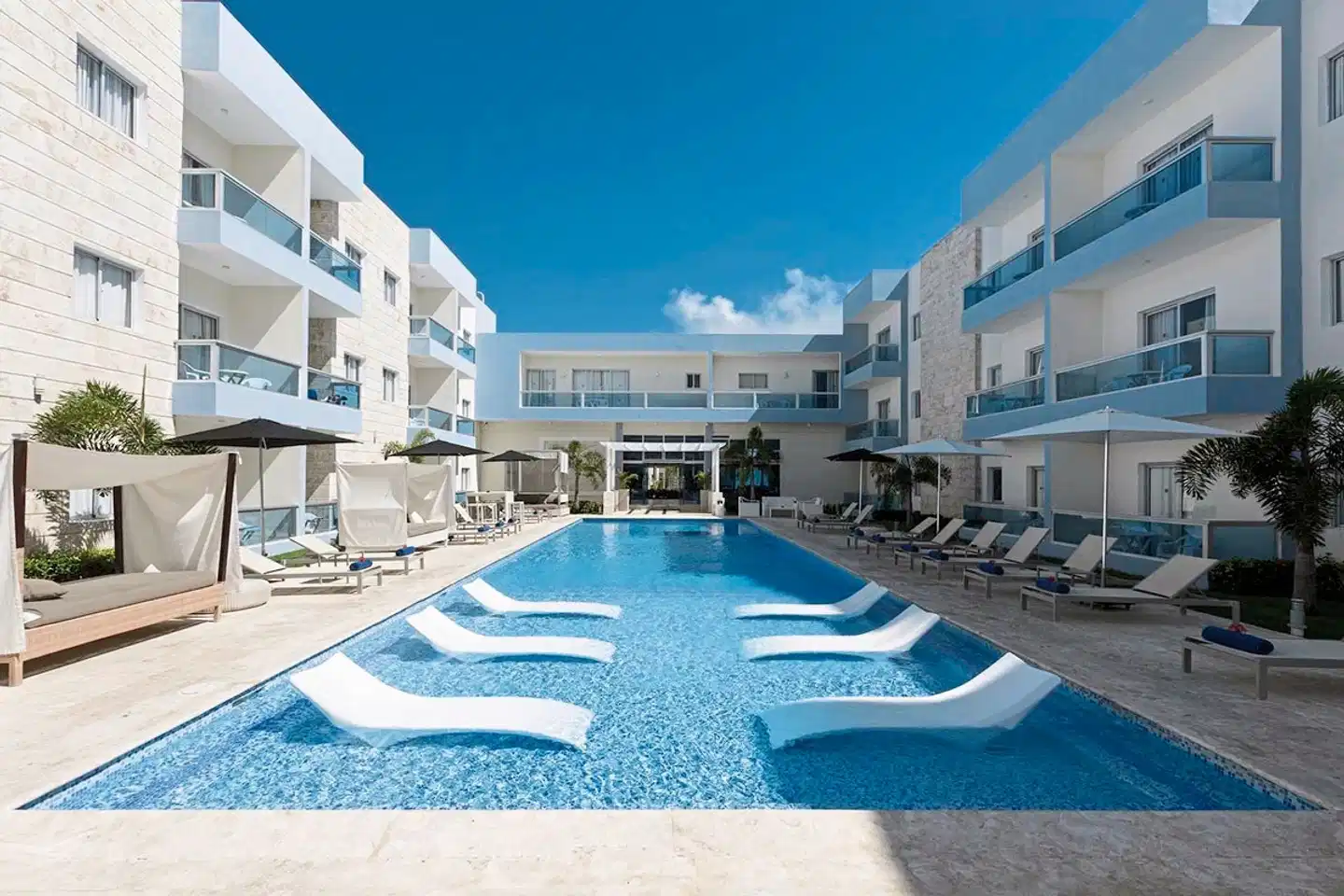 whala! Urban Punta Cana Pool